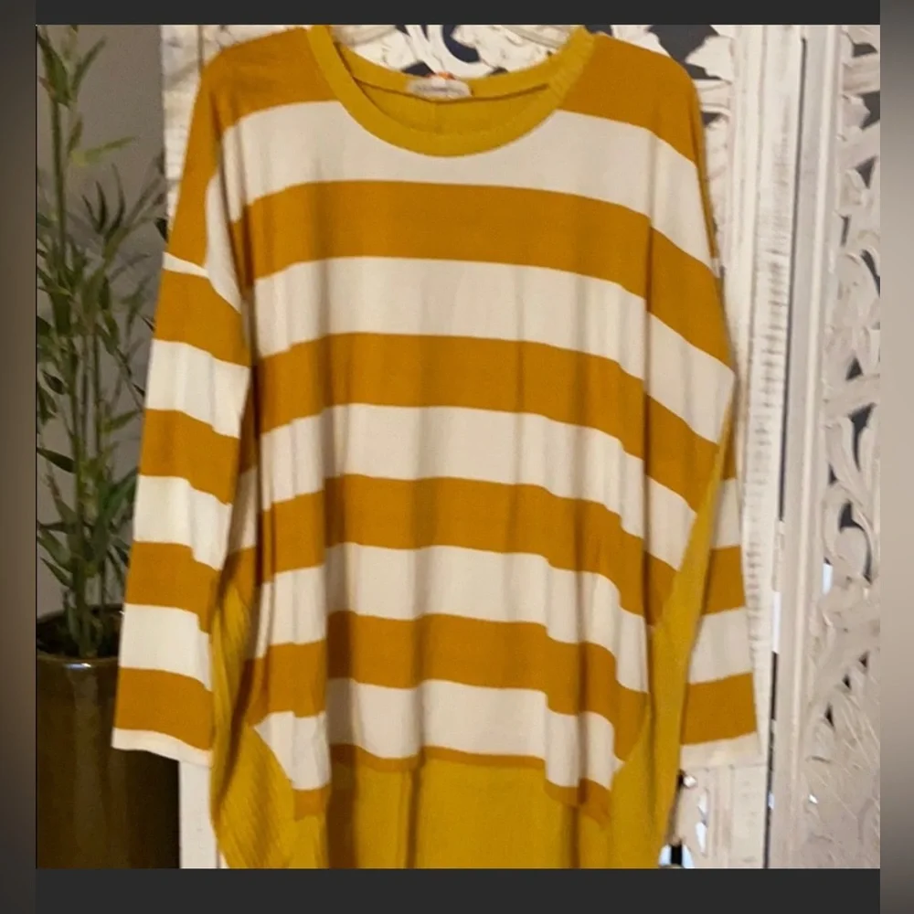 Brand new Soft very Oversized Mustard Striped Top ❤️ - Picture 2 of 2